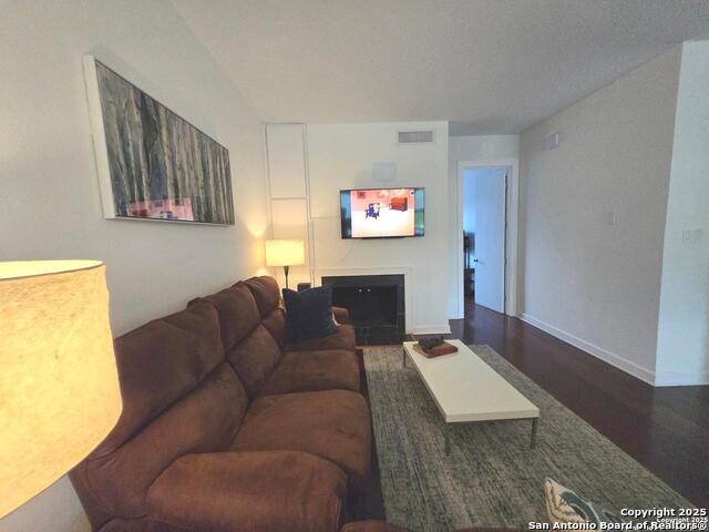 Image 14 of 40 For 7707 Broadway  24a