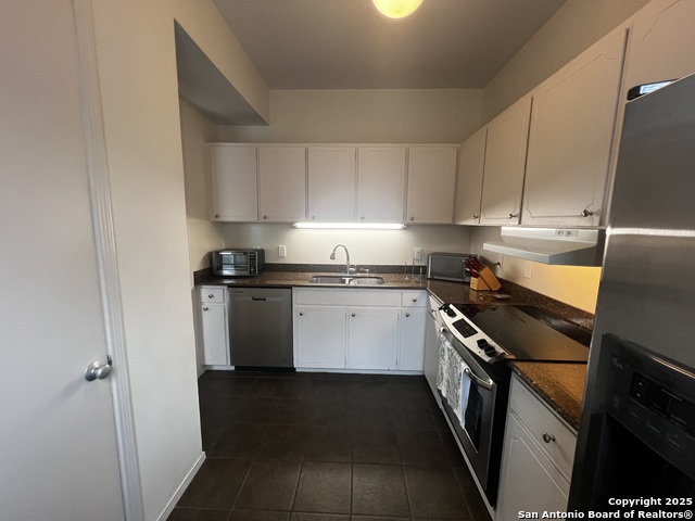 Image 19 of 40 For 7707 Broadway  24a