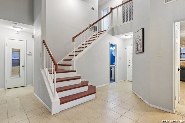 Image 2 of 24 For 6331 Tally Gate