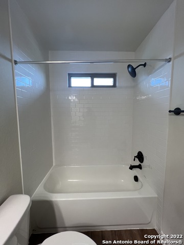 Image 22 of 33 For 7618 Agave Bend  101