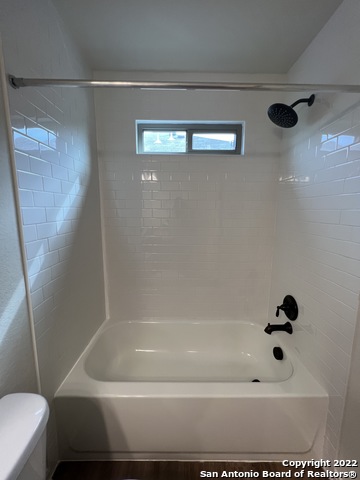 Image 25 of 33 For 7618 Agave Bend  101