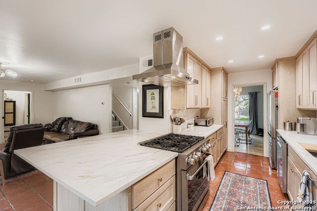 Listing photo id 13 for 146 Canyon Oaks