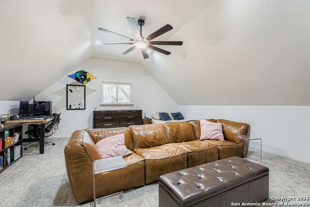 Listing photo id 16 for 146 Canyon Oaks