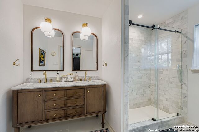 Listing photo id 17 for 146 Canyon Oaks