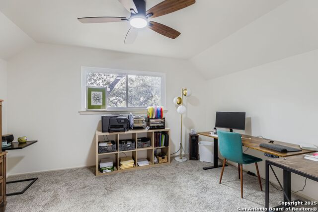 Listing photo id 22 for 146 Canyon Oaks