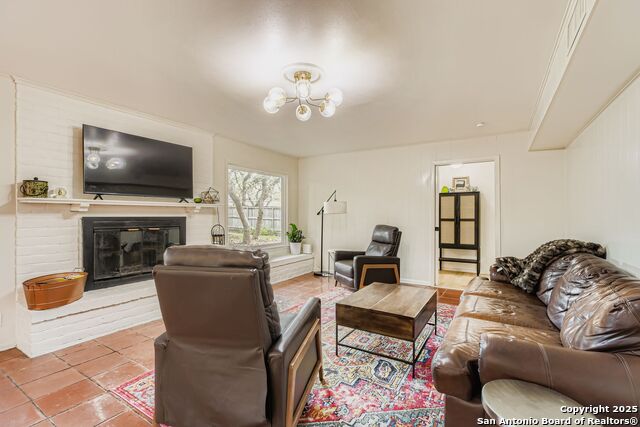 Listing photo id 1 for 146 Canyon Oaks