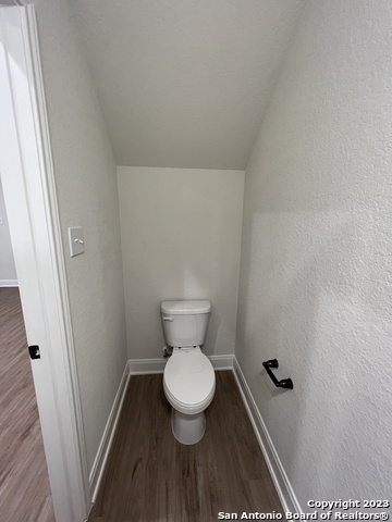 Image 15 of 35 For 7610 Gramercy Way  101