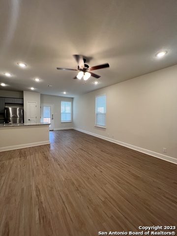 Image 8 of 35 For 7610 Gramercy Way  101