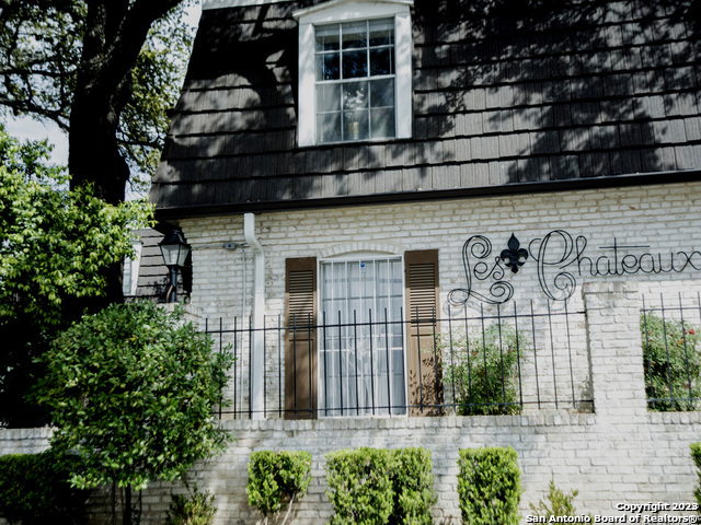 Image 11 of 12 For 8030 Broadway  102e