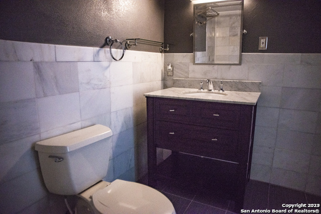 Image 9 of 12 For 8030 Broadway  102e