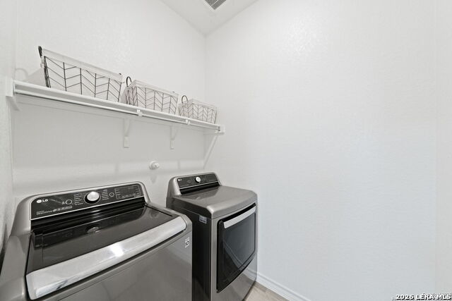 Image 23 of 27 For 1524 Leeds Park