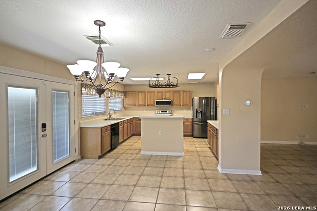 Image 10 of 27 For 886 Spyglass