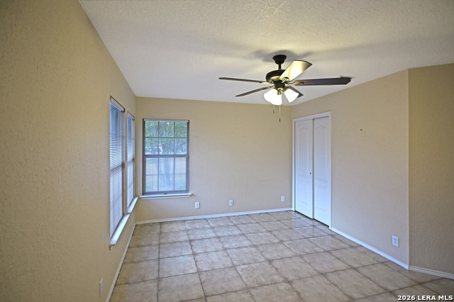 Image 12 of 27 For 886 Spyglass