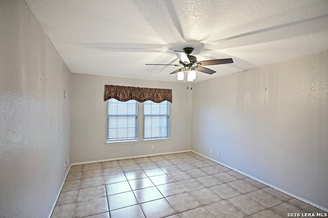 Image 22 of 27 For 886 Spyglass