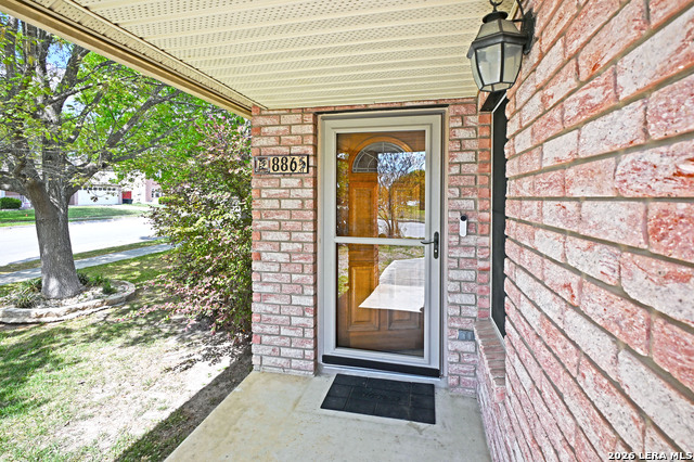 Image 4 of 27 For 886 Spyglass