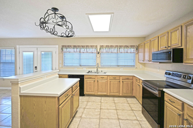 Image 7 of 27 For 886 Spyglass