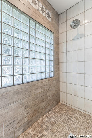 Image 15 of 40 For 626 Evergreen Ln