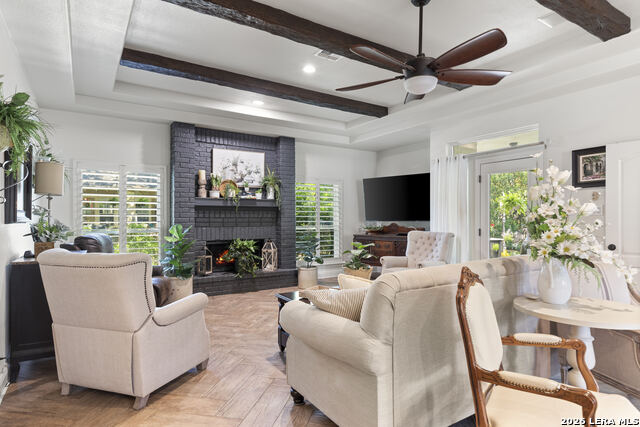 Image 22 of 40 For 626 Evergreen Ln