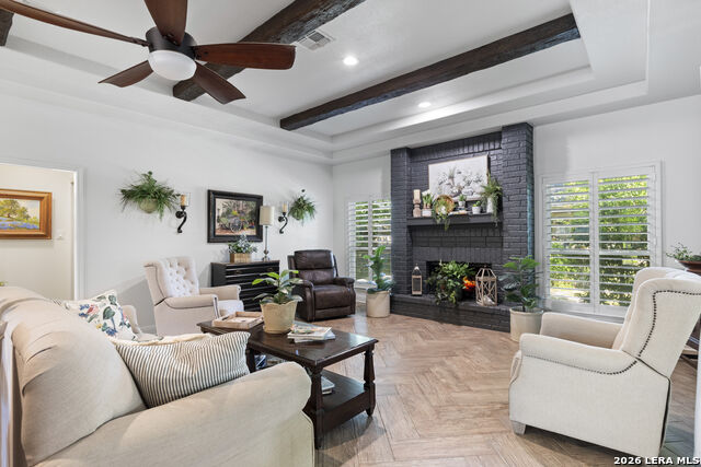 Image 23 of 40 For 626 Evergreen Ln