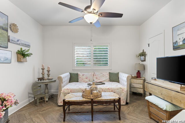 Image 26 of 40 For 626 Evergreen Ln