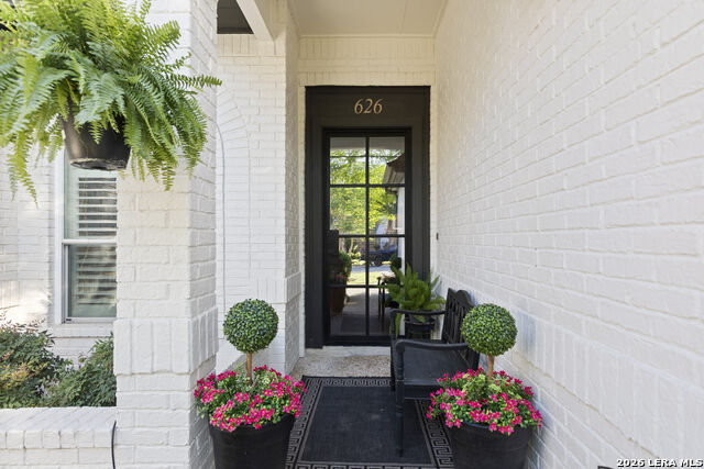 Image 3 of 40 For 626 Evergreen Ln