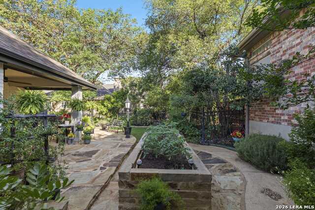 Image 31 of 40 For 626 Evergreen Ln