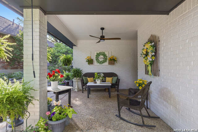 Image 34 of 40 For 626 Evergreen Ln