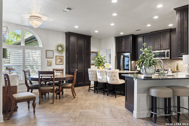 Image 7 of 40 For 626 Evergreen Ln