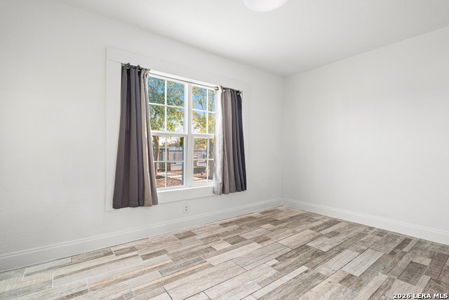 Image 17 of 25 For 111 Ardmore  