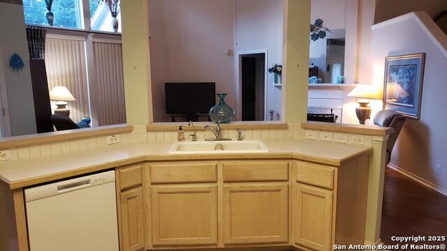 Image 13 of 51 For 8403 Old Stone Gate