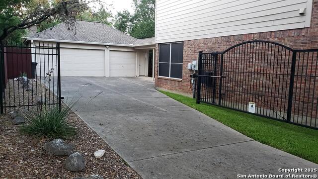 Image 5 of 51 For 8403 Old Stone Gate