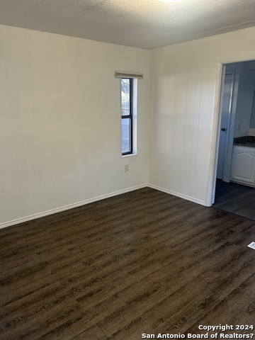 Image 14 of 23 For 24815 Aue  