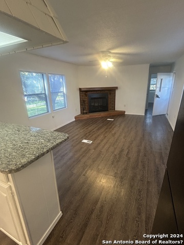 Image 18 of 23 For 24815 Aue  