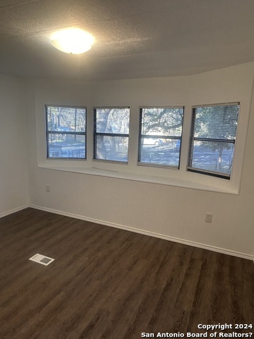 Image 21 of 23 For 24815 Aue  