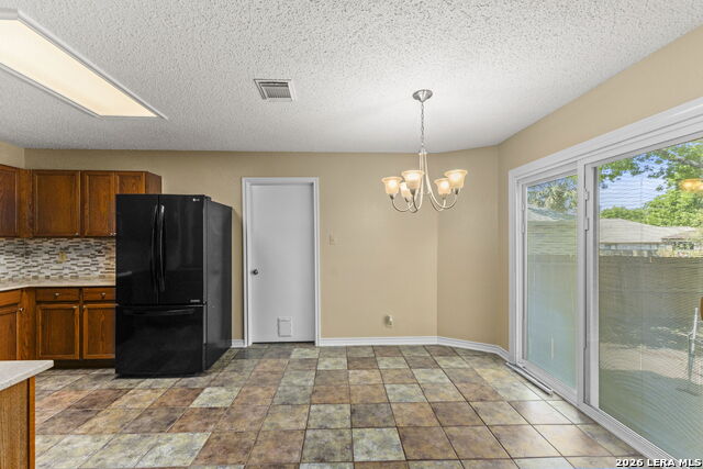 Image 15 of 39 For 9615 Hillside Trail