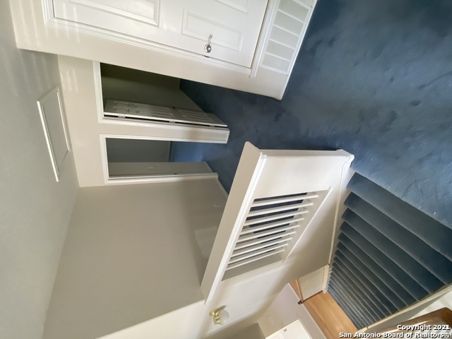 Image 13 of 22 For 707 Sycamore Moon