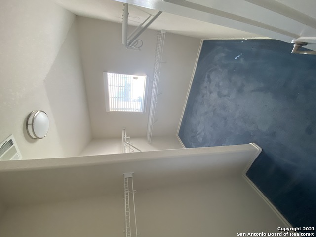 Image 18 of 22 For 707 Sycamore Moon