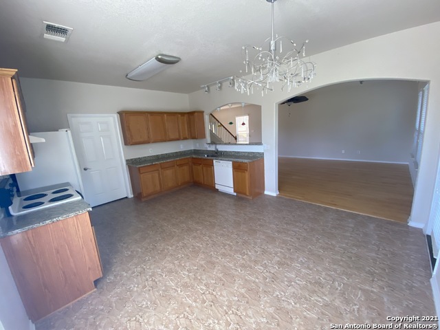 Image 3 of 22 For 707 Sycamore Moon