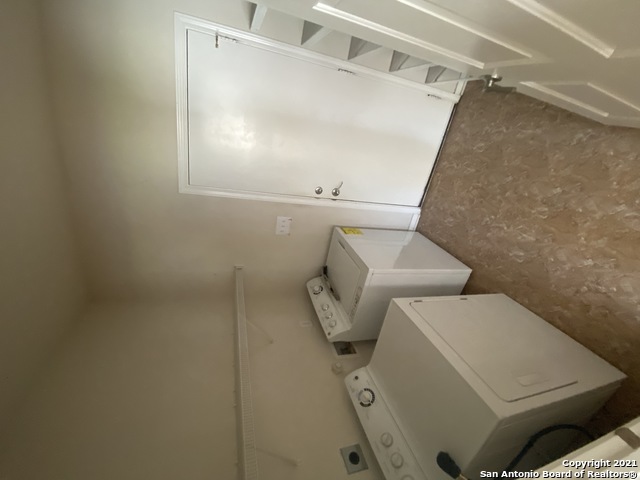 Image 9 of 22 For 707 Sycamore Moon