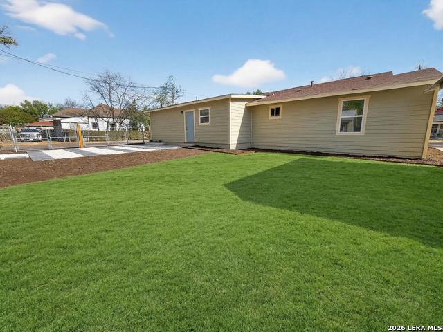 Image 10 of 39 For 703 Rosewood W