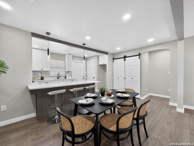 Image 14 of 39 For 703 Rosewood W