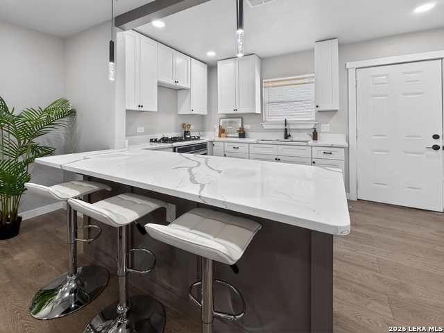 Image 18 of 39 For 703 Rosewood W