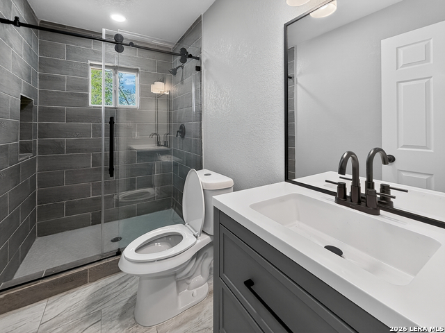 Image 26 of 39 For 703 Rosewood W