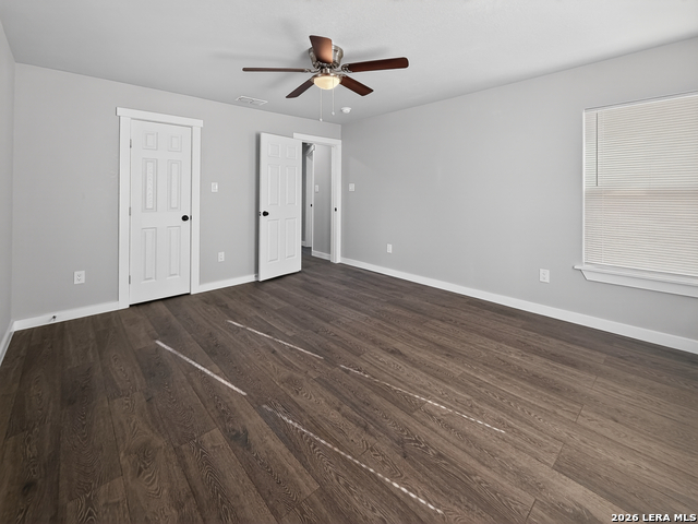 Image 27 of 39 For 703 Rosewood W