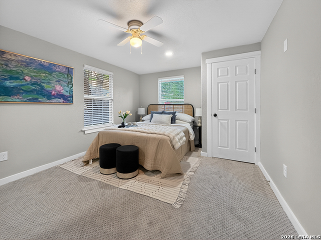 Image 32 of 39 For 703 Rosewood W