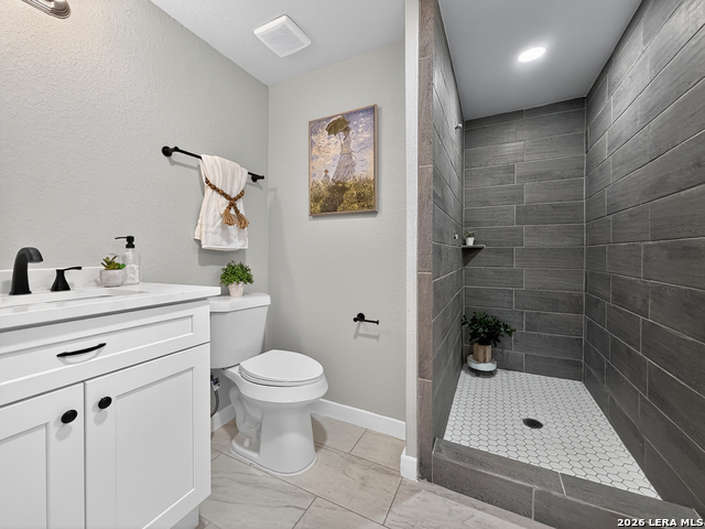 Image 33 of 39 For 703 Rosewood W