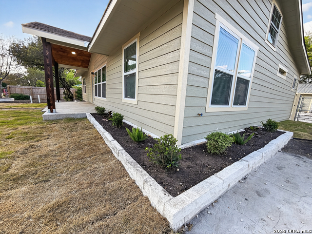 Image 37 of 39 For 703 Rosewood W