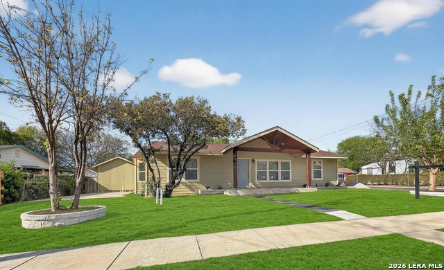 Image 4 of 39 For 703 Rosewood W