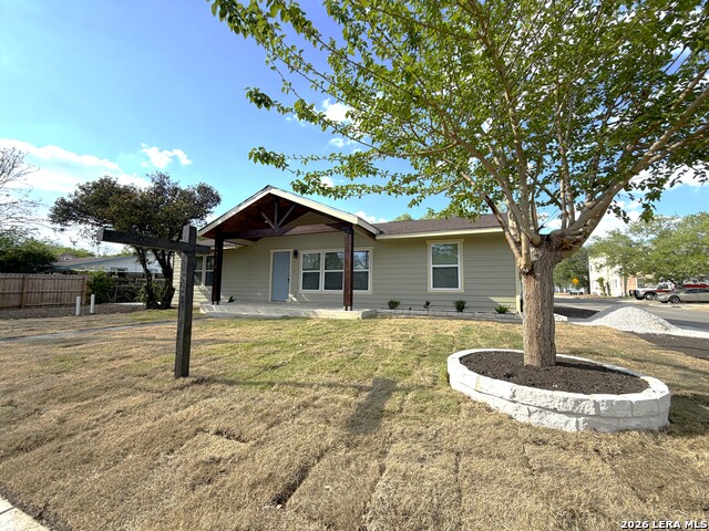 Image 5 of 39 For 703 Rosewood W