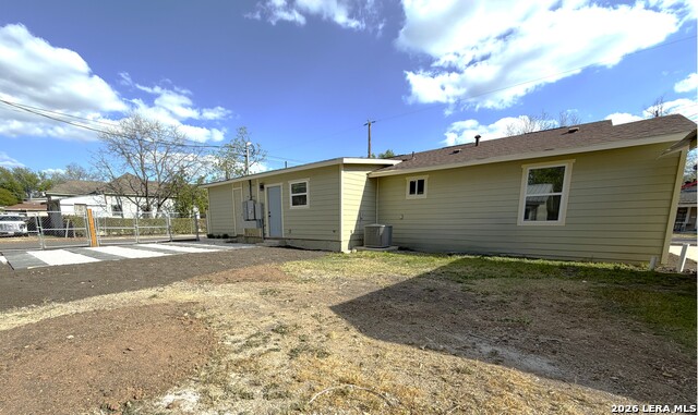 Image 9 of 39 For 703 Rosewood W